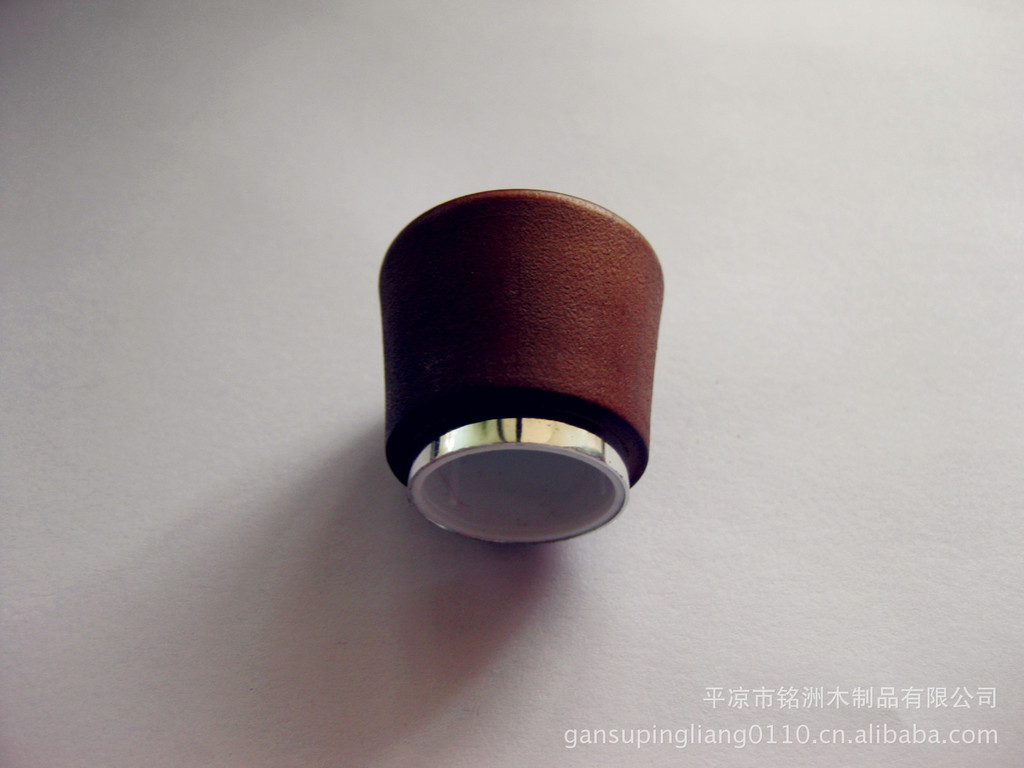 设计与包装宝格丽大吉岭茶的瓶身设计简约而不失优雅