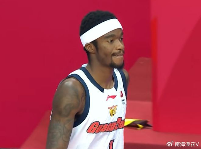 广东队再遭三分球绝杀 麦考尔状态低迷引换人质