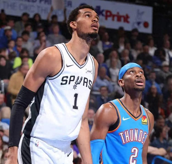 亚历山大连续20+场数超越张伯伦 创历史纪录