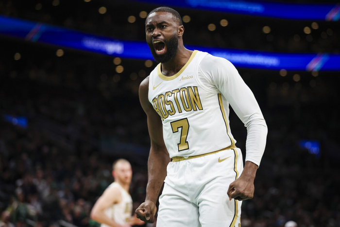 布朗砍下43分助凯尔特人客场大胜热火