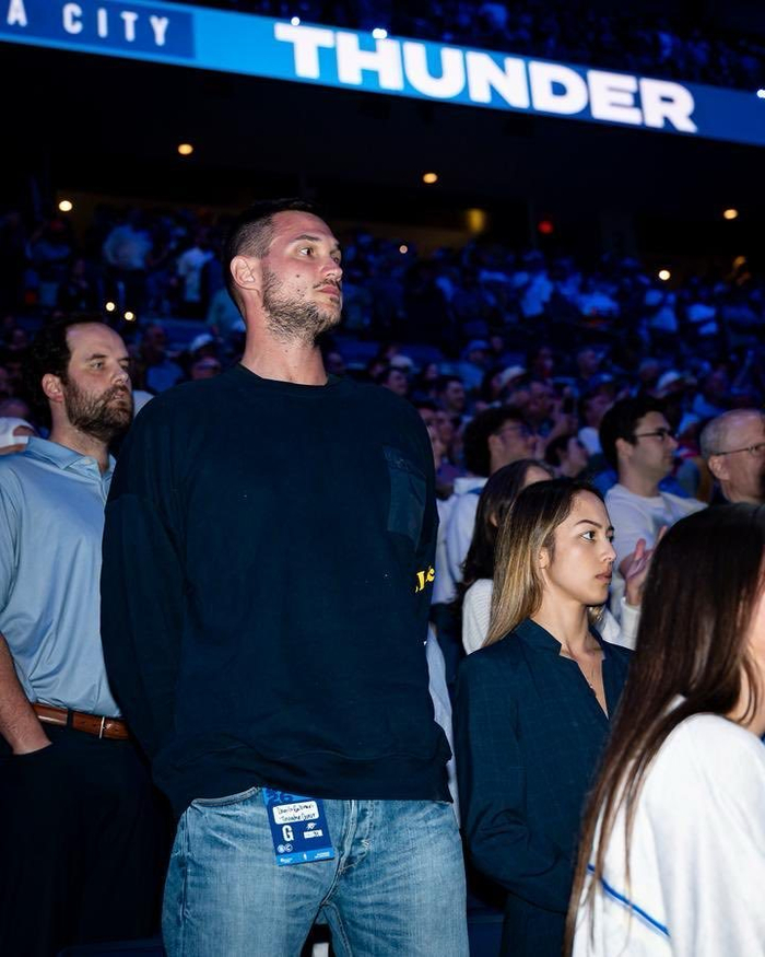 加里纳利俄克拉荷马城与老队友合照感慨球队活