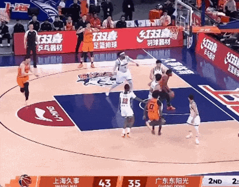 白边内线翻江倒海 上海97-81大胜广东