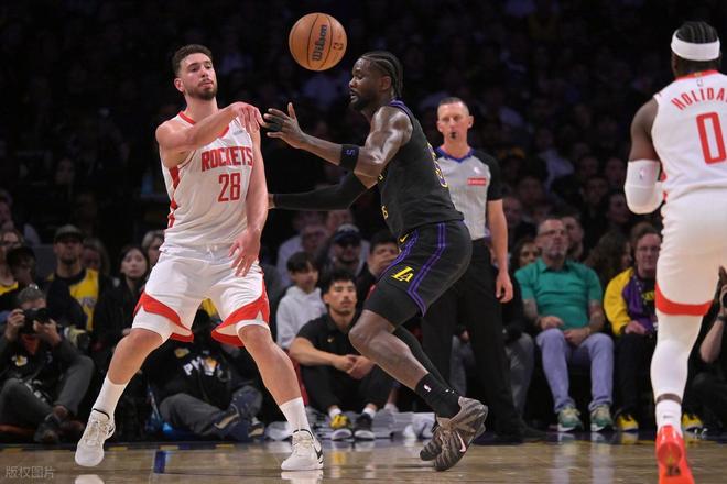 湖人2-0领先火箭 阿杜复出助球队大胜