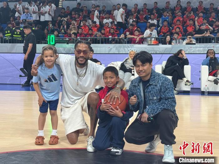 风城玫瑰德里克·罗斯成都之行：跨越山海化身梦